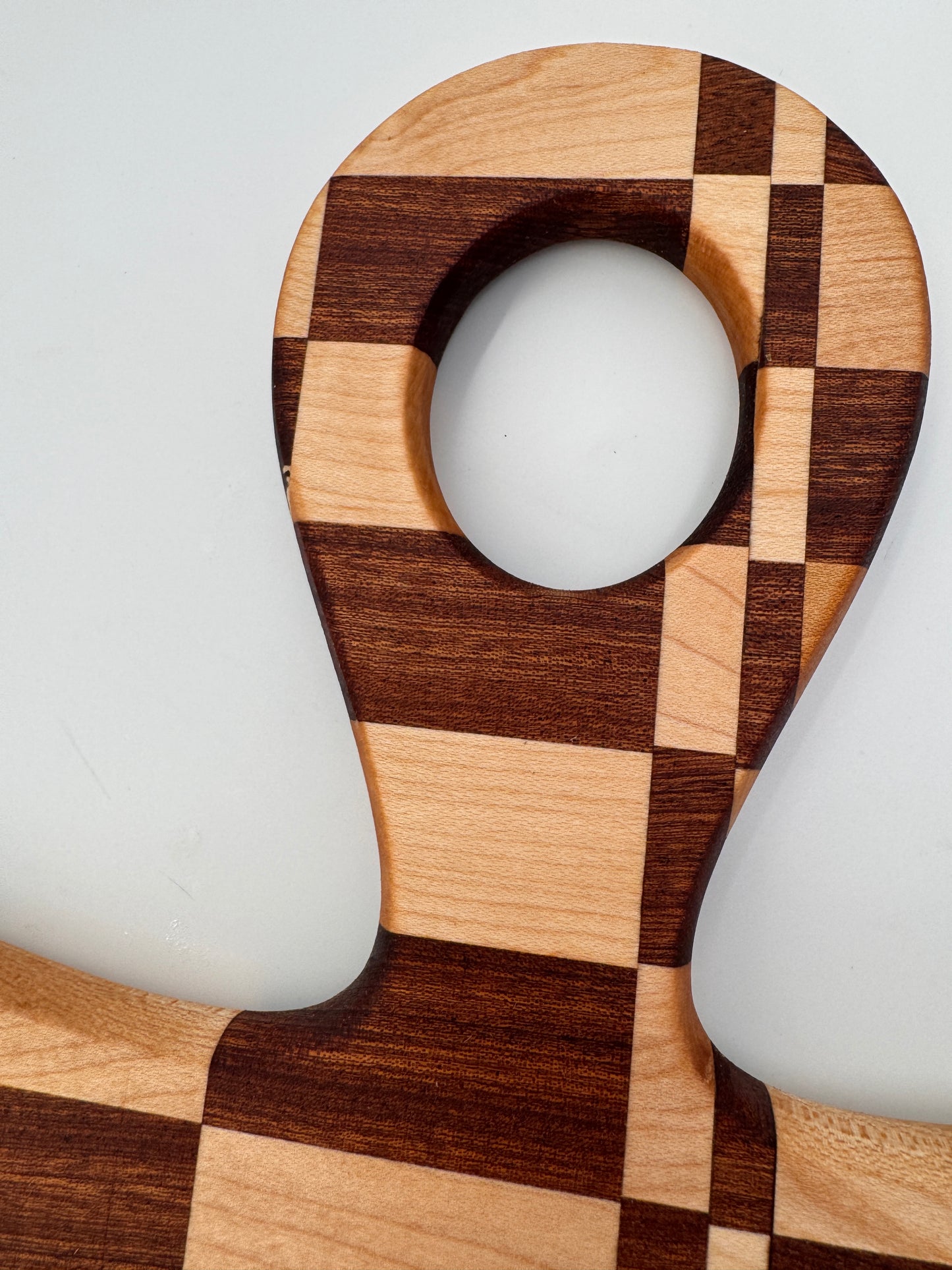 The "Racing Flag Circle handle" Cutting Board