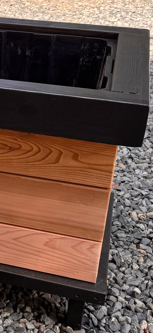 The “Stiletto 49” 49”x21”x25” Cedar Series Planter box with totes everlasting technology￼