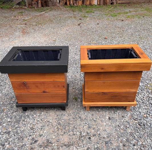 The “Stiletto Mini 23” 23”x15”x25” Cedar Series Planter box with totes everlasting technology