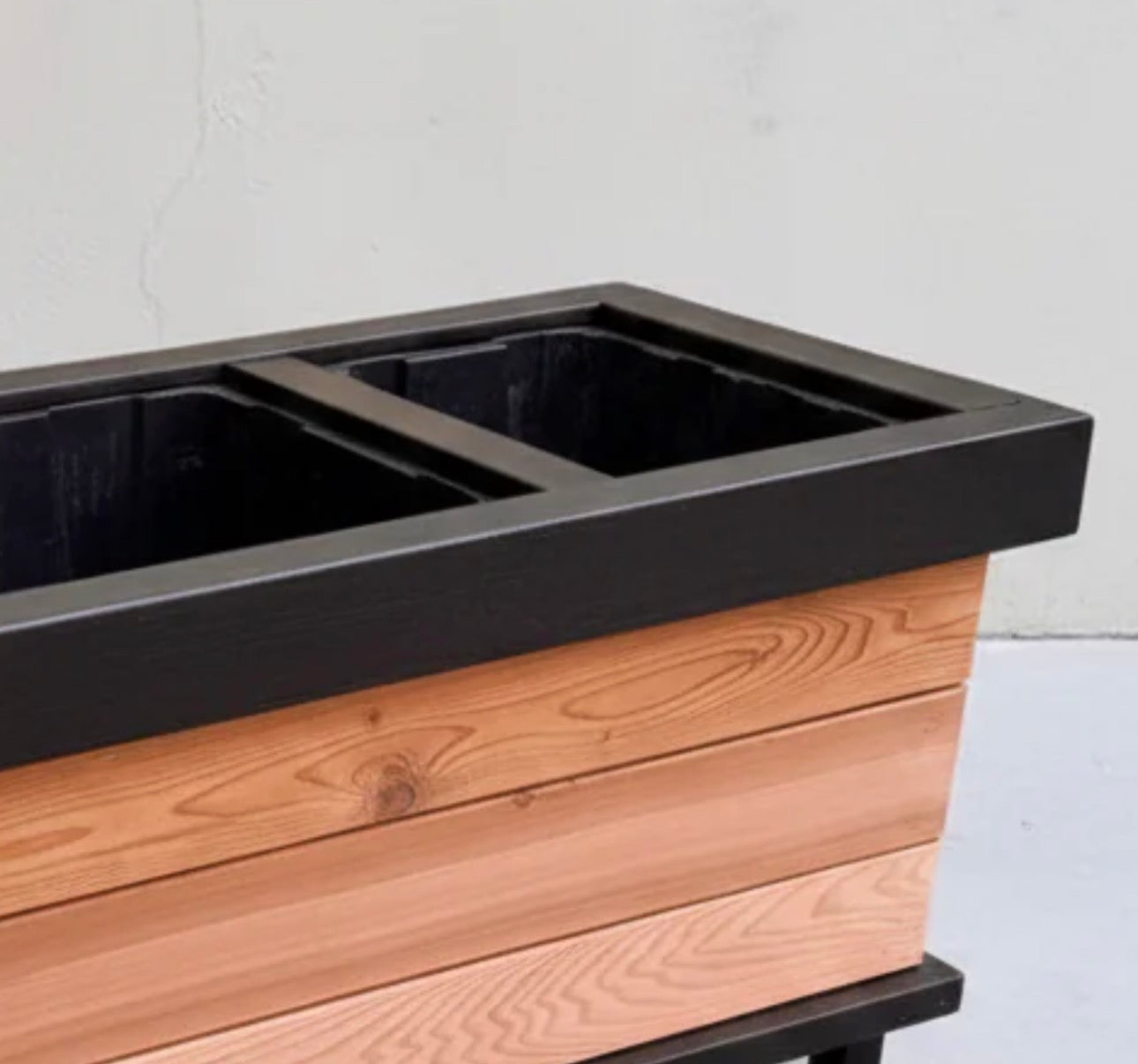 The “Stiletto 49” 49”x21”x25” Cedar Series Planter box with totes everlasting technology￼