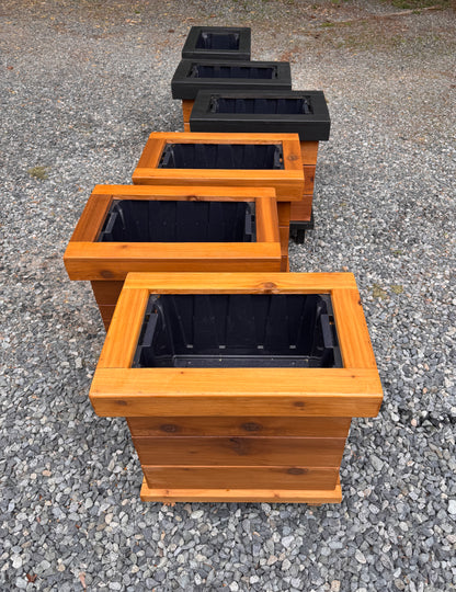 The “Stiletto Mini 23” 23”x15”x25” Cedar Series Planter box with totes everlasting technology