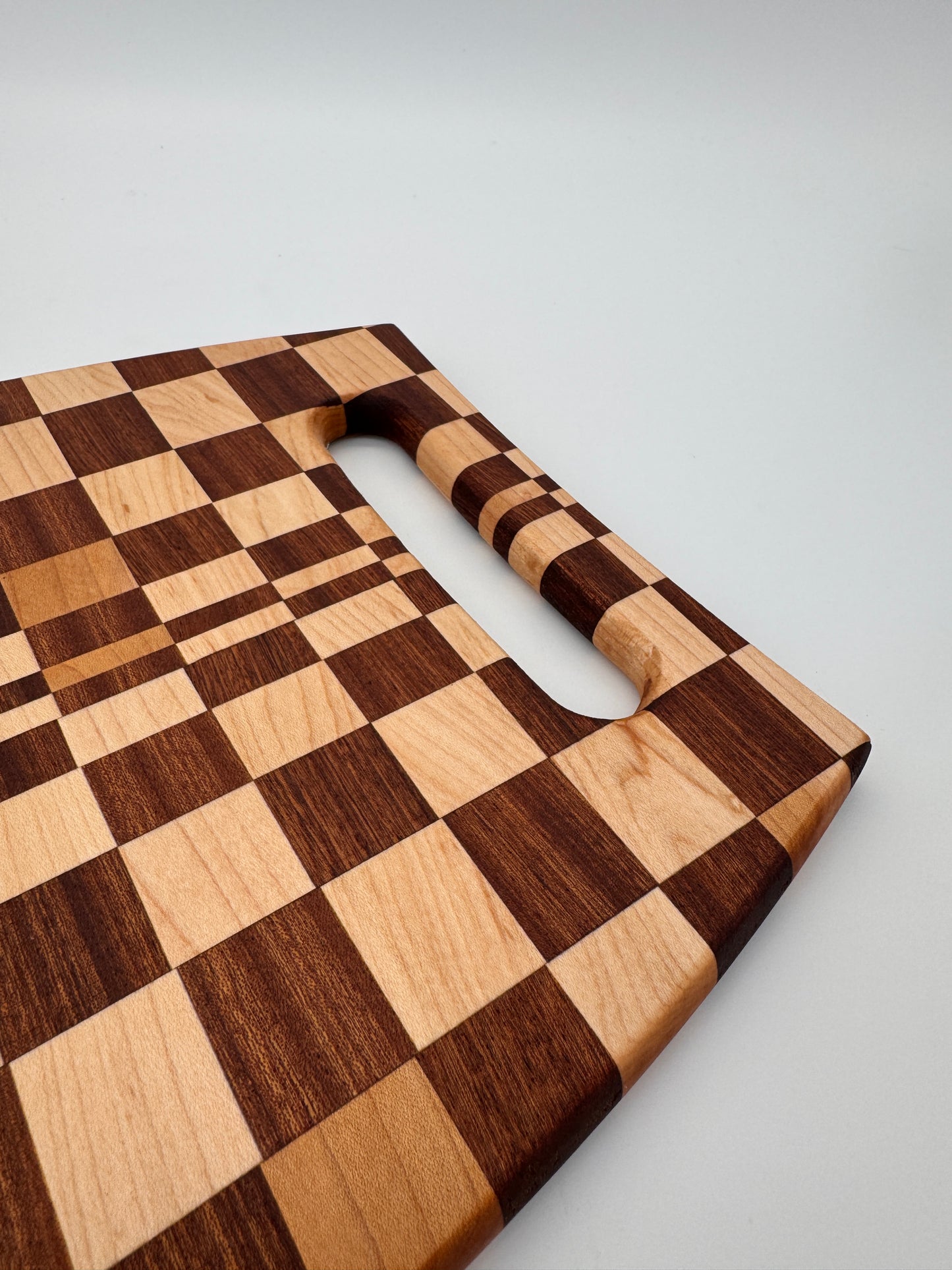 The "Racing Flag double grip" Cutting Board
