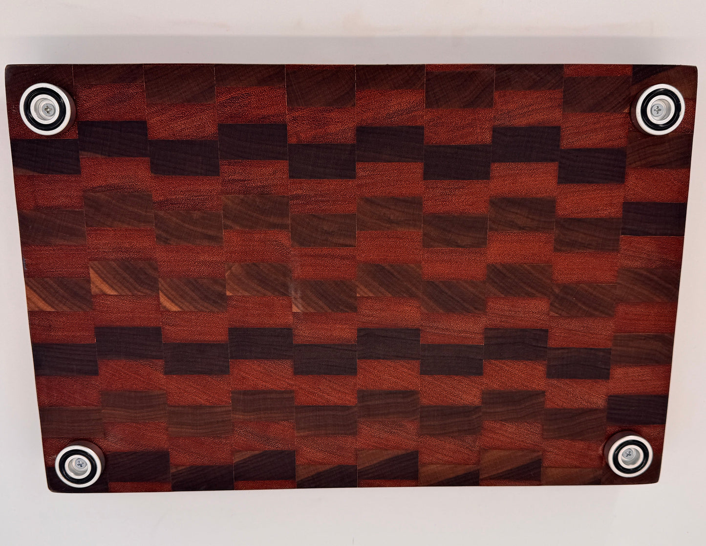 The "Beast" End-grain Board with aluminum feet & grip handles 16”x2.5”