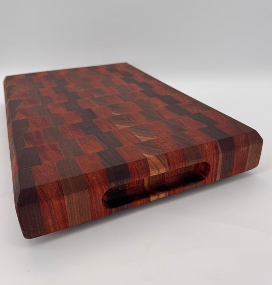 The "Beast" End-grain Board with aluminum feet & grip handles 16”x2.5”