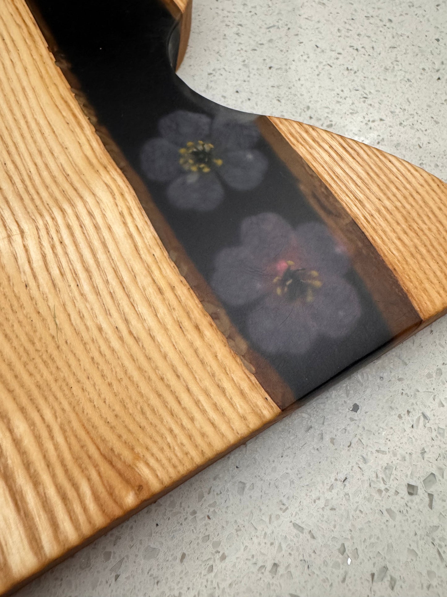 The "Epoxy flower River" Serving Board